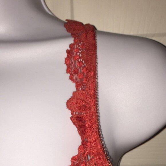 Victoria’s Secret Red Floral Lace Bra Size 34C - Picture 4 of 13